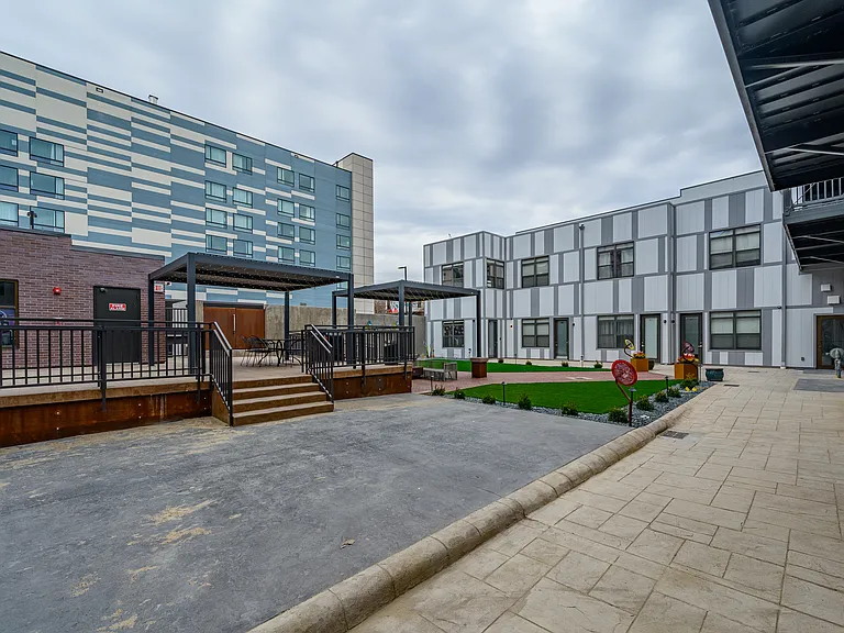 400 E Locust St #101 — Photo 3