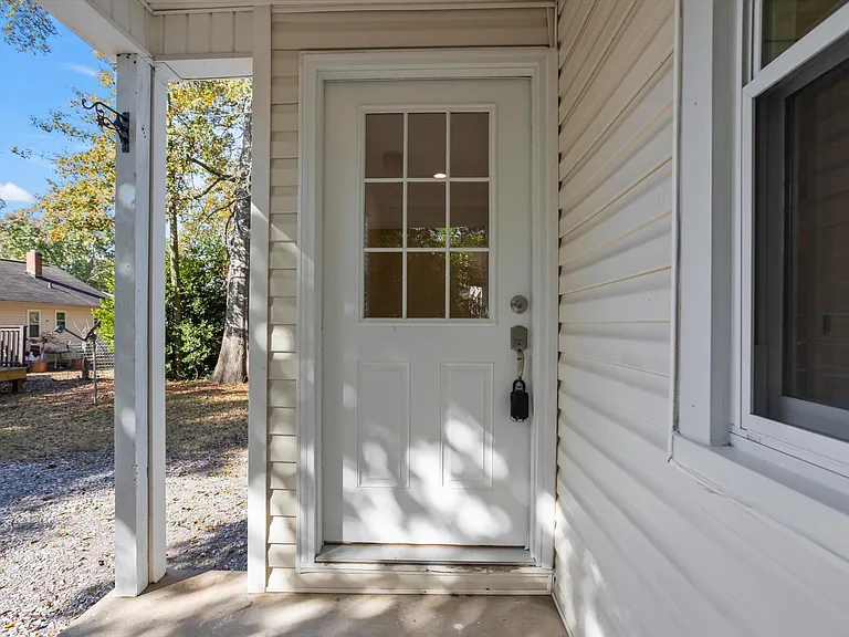 531 1/2 Pershing Dr — Photo 3
