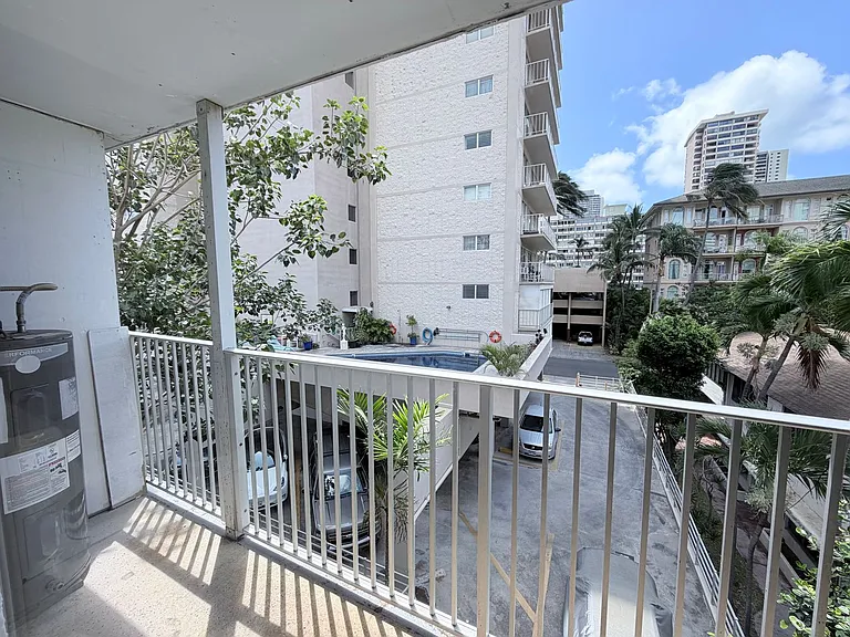 445 Kalaimoku St — Photo 11