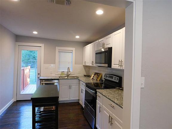 4th image of 1317 E Cherry St