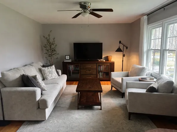 2930 Woodworth Dr, Winston Salem, NC 27103