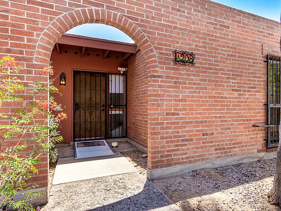 2nd image of 1208 N Avenida Jeanine