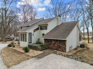 E3781 Rocky Ridge Rd, Waupaca, WI 54981