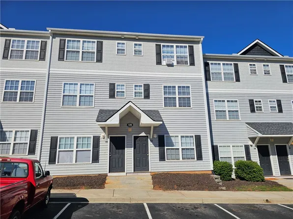 128 University Village Dr APT D, Central, SC 29630
