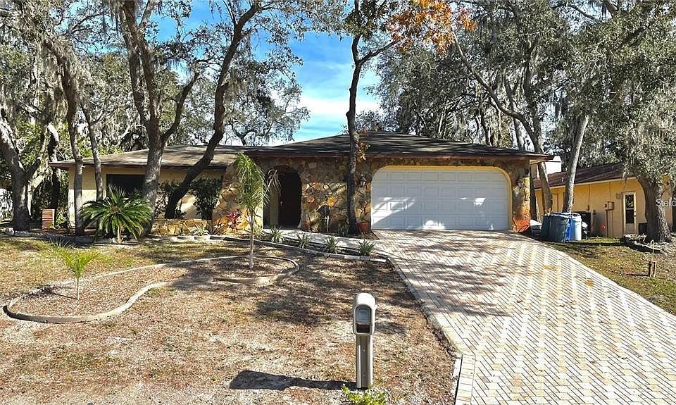 1st image of 8748 Forest Lake Dr