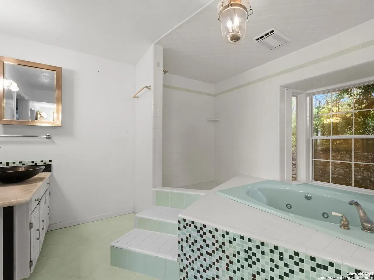 2 bed, 2.5 bath, 2520 sqft, $3,000 — Photo 3