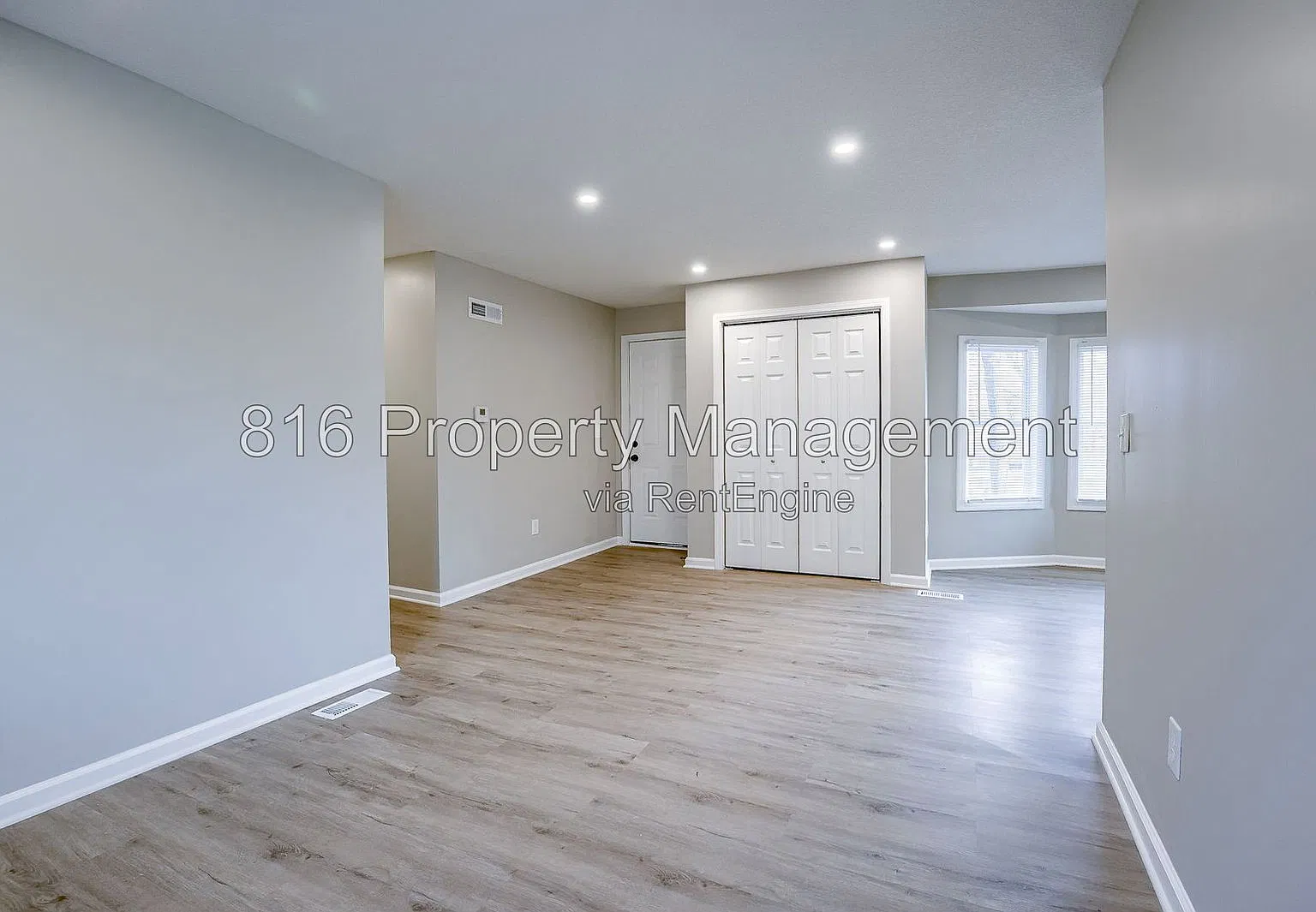 3 bed, 2.0 bath, 1000 sqft, $1,540 — Photo 4
