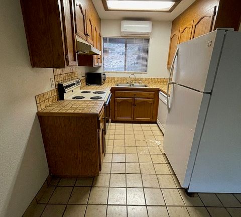 2nd image of 48522 Victoria Ln #11295888