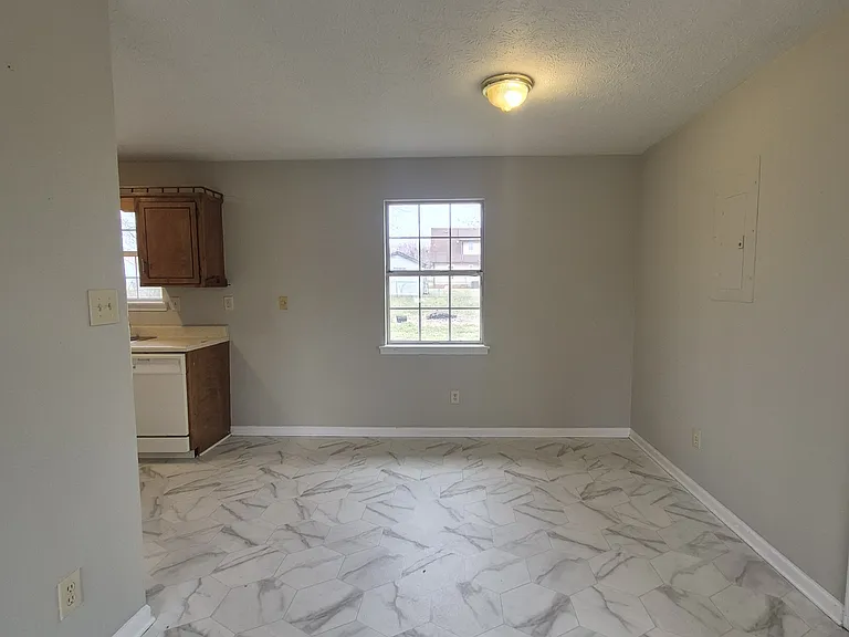 140 New Gritton Ave — Photo 3