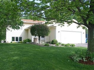 8470 Swan Ct, Chanhassen, MN 55317