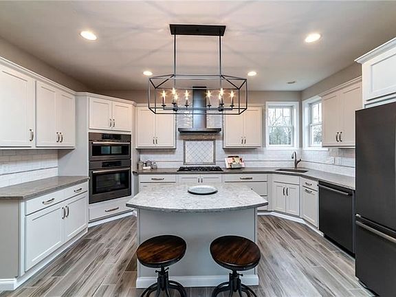 2nd image of 1005 Christina Ct