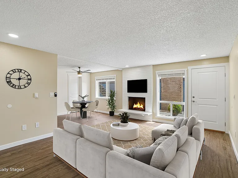 Sunset East Apartments — Photo 5