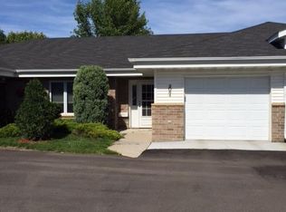 2084 Westminster Ct, Grand Forks, ND 58201