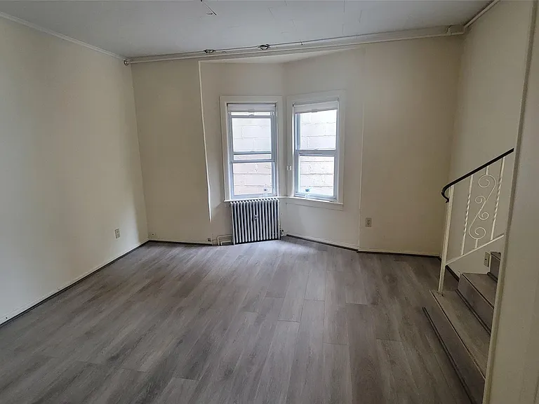 90 Ackerson St #2 — Photo 4