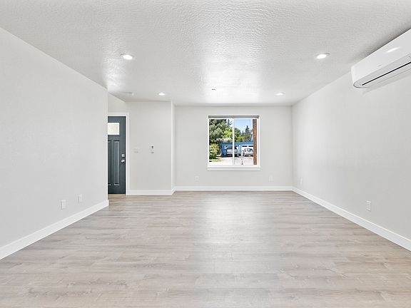 4th image of 1405 California St #11167561