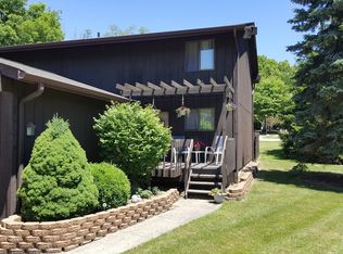 9488 Langdon Ln #204, North Royalton, OH 44133
