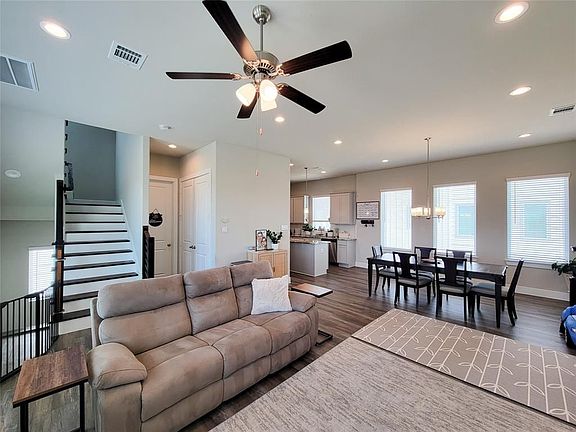 4th image of 1741 Cove Crescent Ct