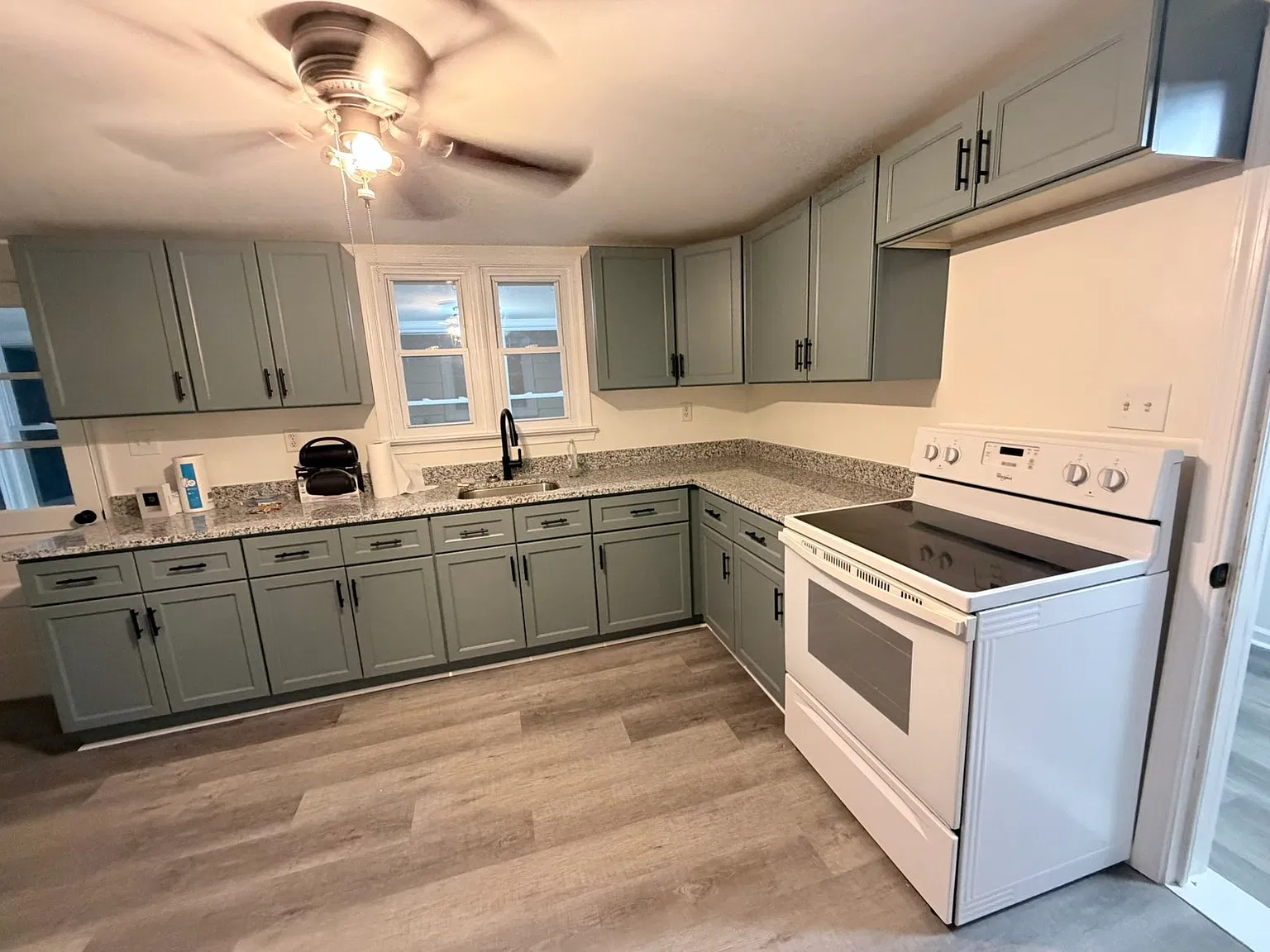 2 bed, 1000 sqft, $1,600 — Photo 4