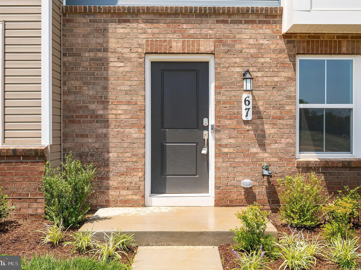 3 bed, 4.0 bath, 1786 sqft, $2,200 — Photo 4