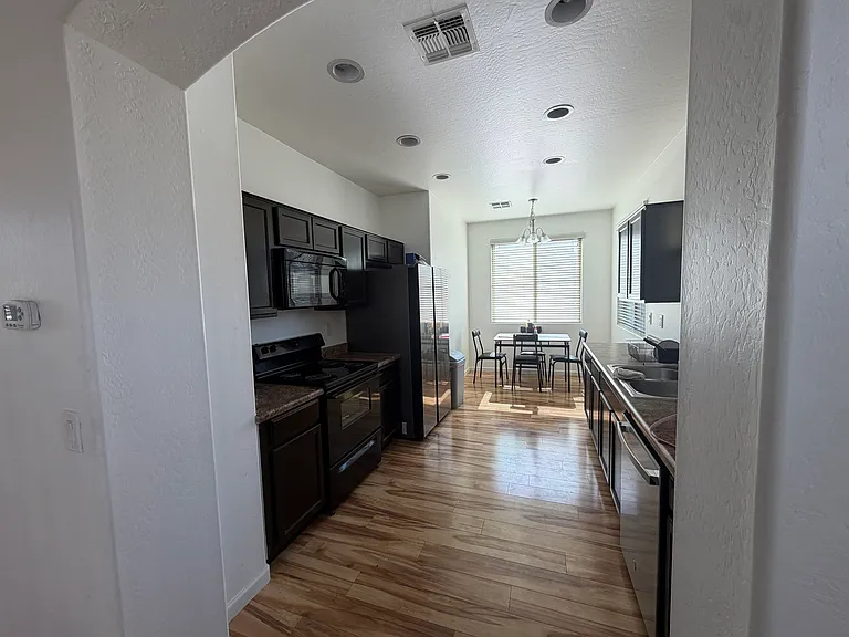 7809 W Palm Ln — Photo 9