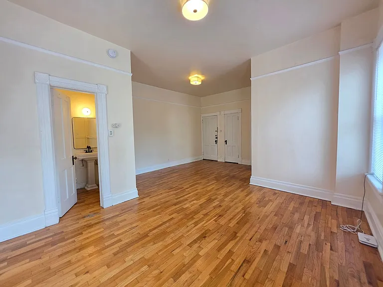 1032 Pine — Photo 8