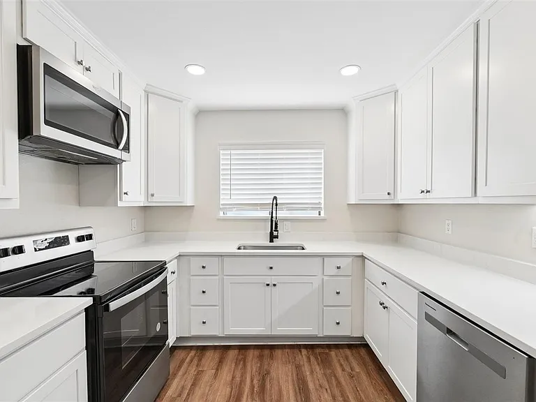 3618 Gillespie St #102 — Photo 12