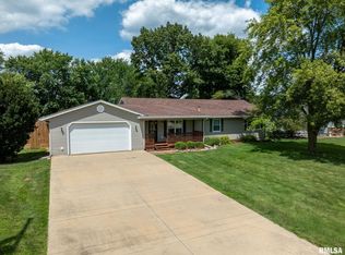 905 W Monmouth St, Abingdon, IL 61410