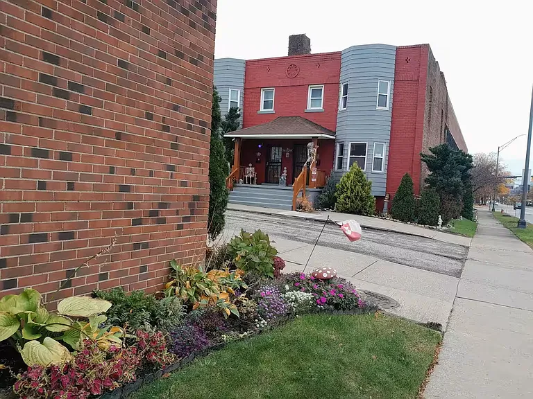 Chester Ave — Photo 3