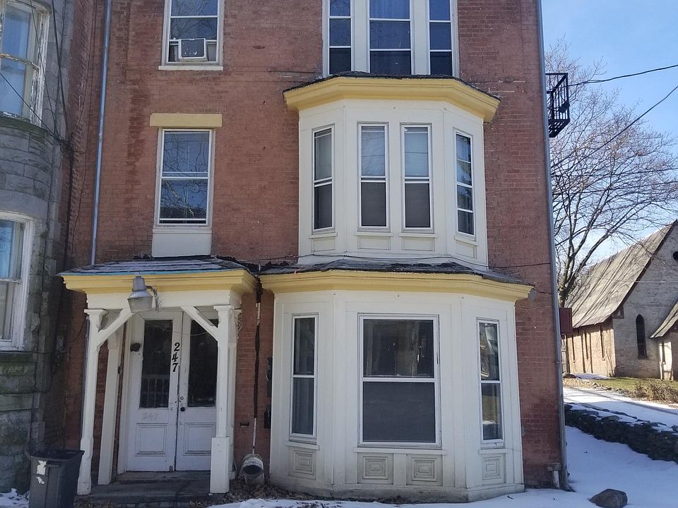 1st image of 247 Grand St #1