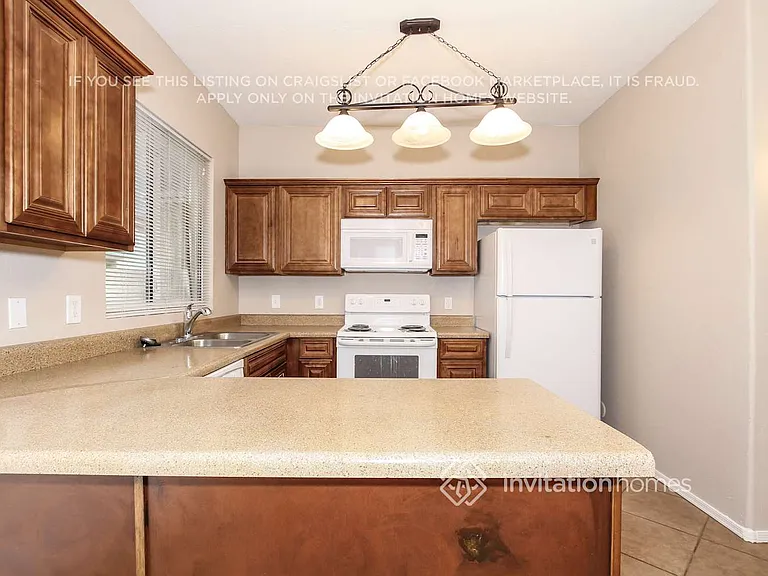 12170 W Yavapai Ln — Photo 5