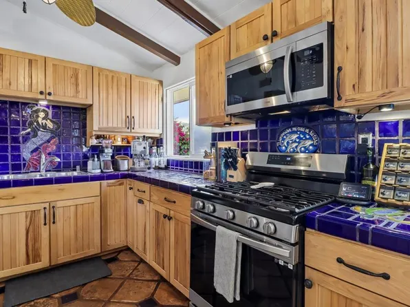 410 Santa Clara Dr, Vista, CA 92083