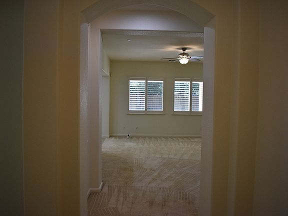 5th image of 2261 Pillsbury Rd