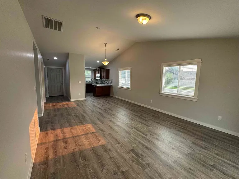 2205 E Elm Grove Dr — Photo 8