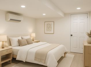 3533 34th St, Astoria, NY 11106