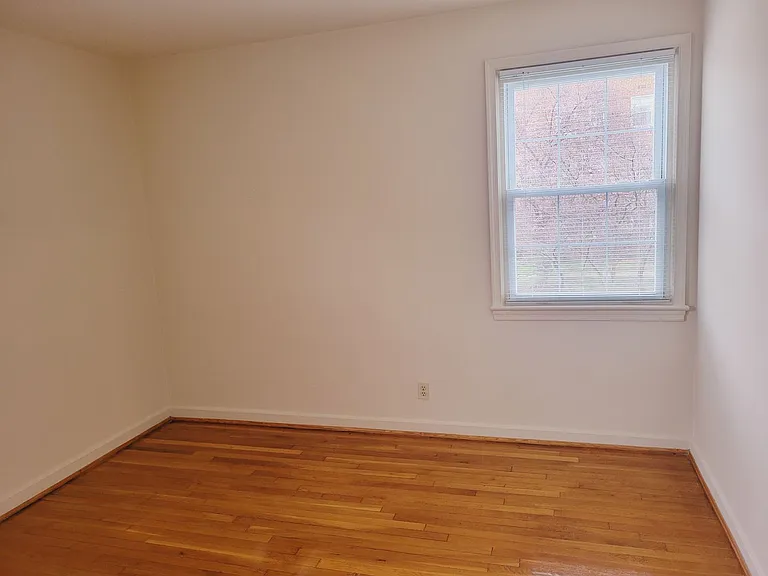 Lee Albemarle Apartments — Photo 9