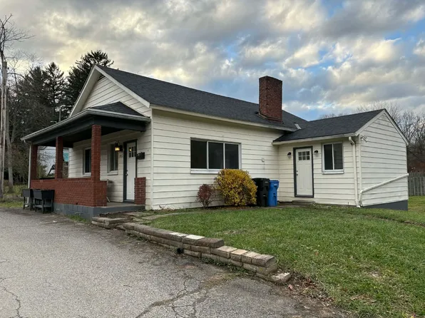 402 Sandy Dr, Greenock, PA 15047