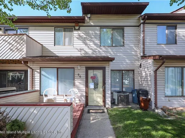 96 Wolkoff Ln, Staten Island, NY 10303