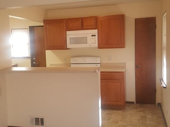 2nd image of 8949 Bessemer Ave