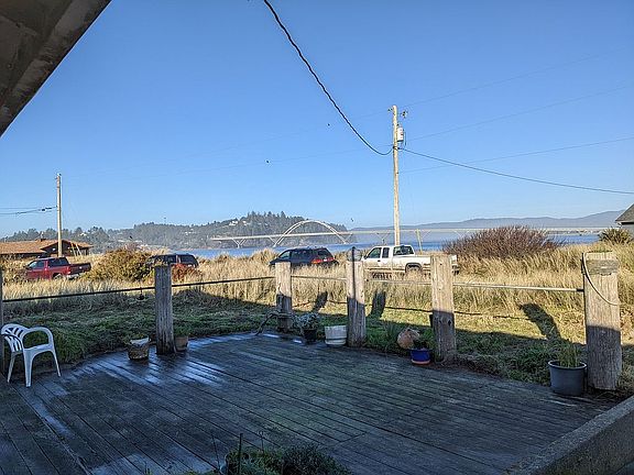 5th image of 6 NW Alsea Bay Dr