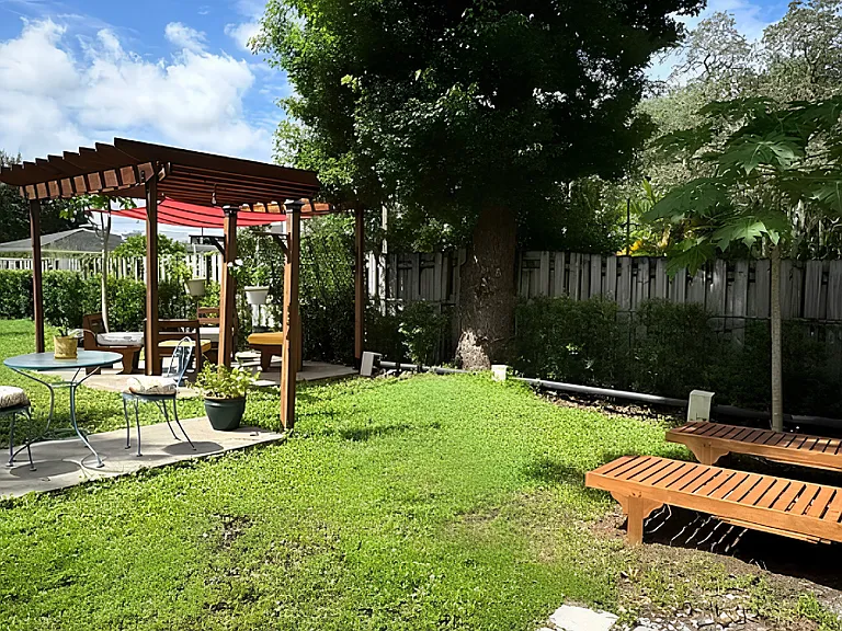 917 E Lambright St — Photo 12