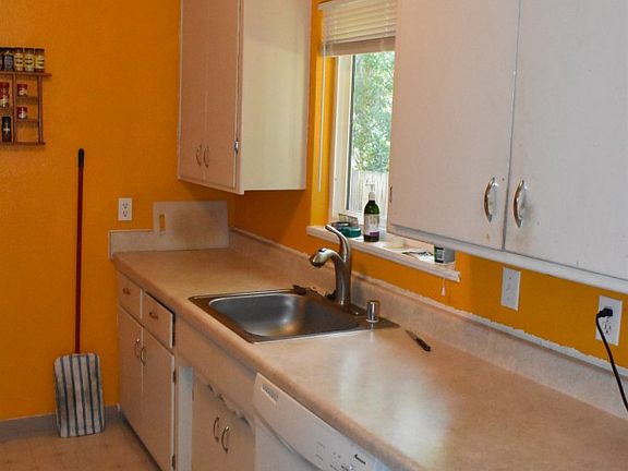 3rd image of 3624 California Ave #3626
