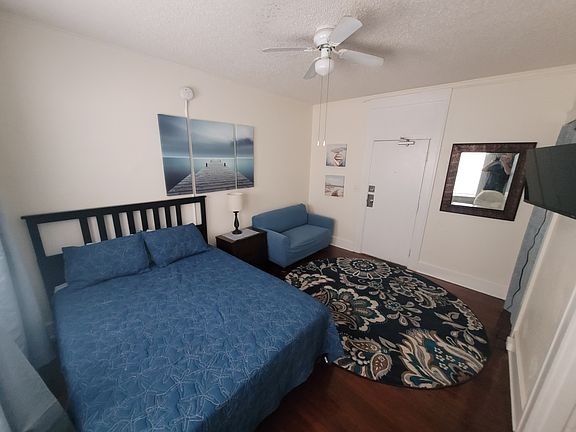 4th image of 524 Dr Martin Luther King Jr St S #205