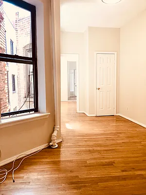 Rented by Warren T Real Estate Corp. | media 19