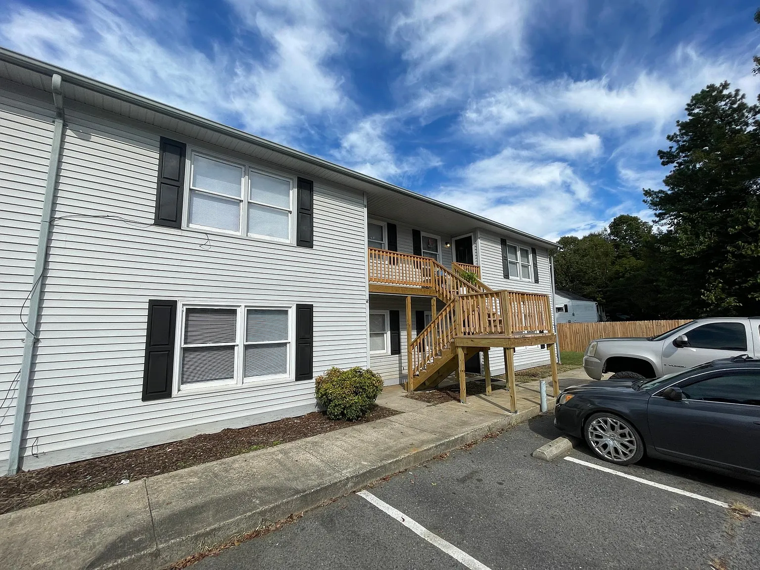 2 bed, 650 sqft, $825 — Photo 2