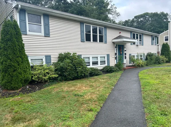 79 Forest St APT 3, Middleboro, MA 02346