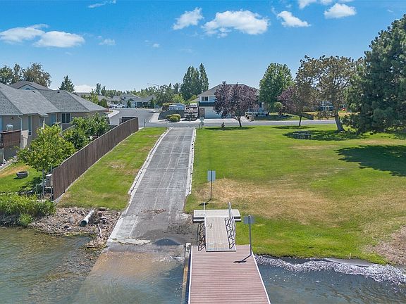 5th image of 4095 W Cove West Drive