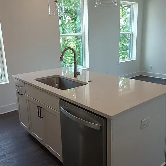 733 Eloise Way SE #B — Photo 3