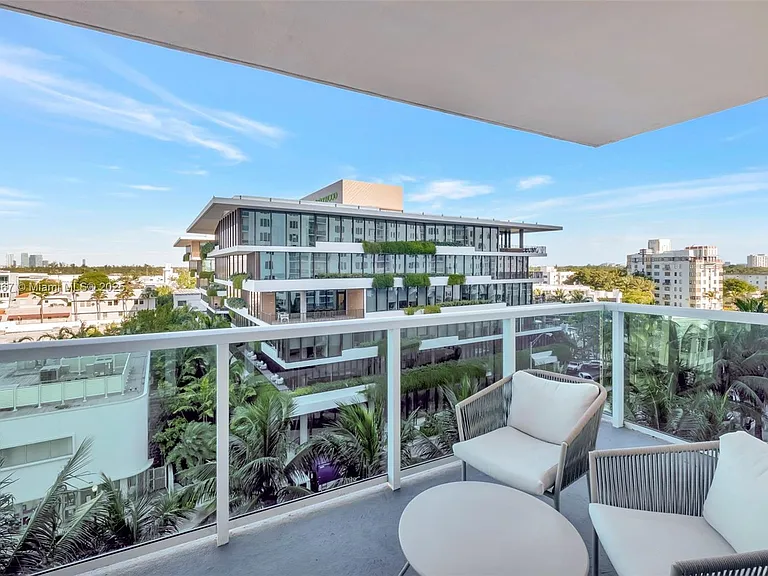2301 Collins Ave #634 — Photo 5