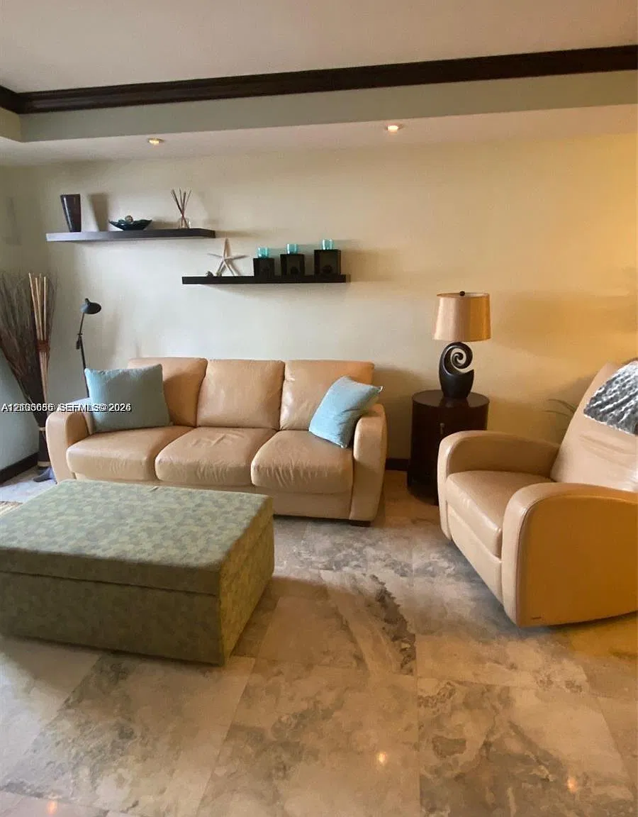 Ocean View Plaza Condo — Photo 4