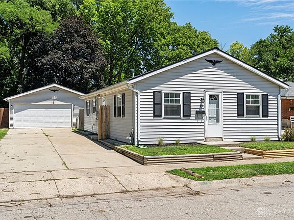 3rd image of 17 W Parkwood Dr